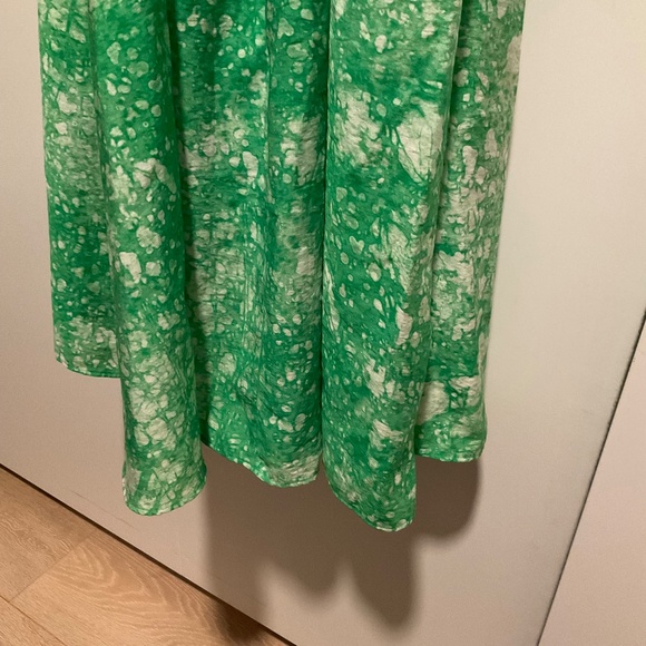 COS Green Midi Dress - Picture 3 of 15